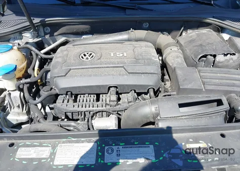 2017 Volkswagen Passat 1.8T R-Line z USA, uszkodzony, nr VIN 1VWDT7A34HC045895